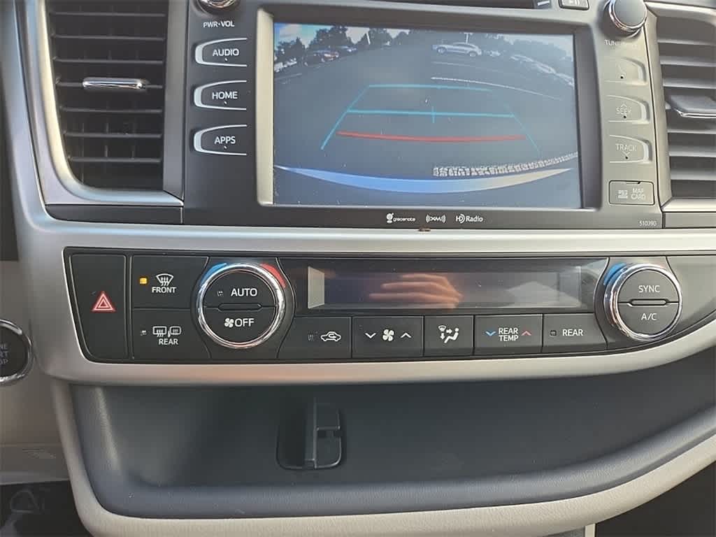 Thumbnail: 2019 Toyota Highlander - 20