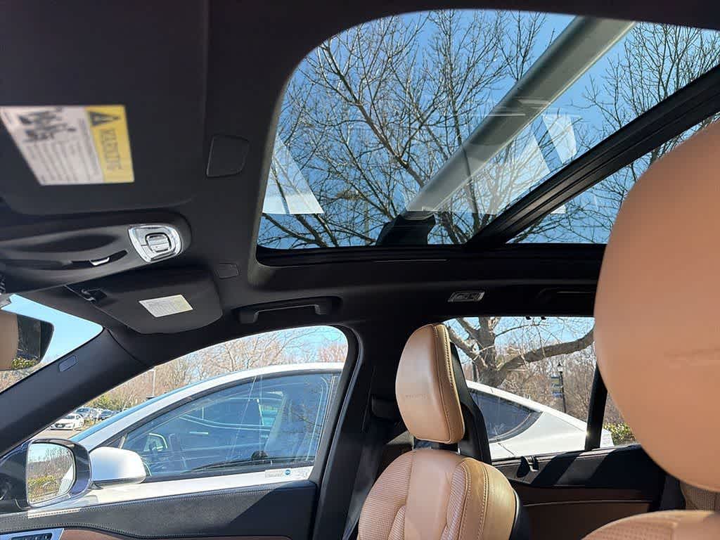 Thumbnail: 2016 Volvo XC90 - 9