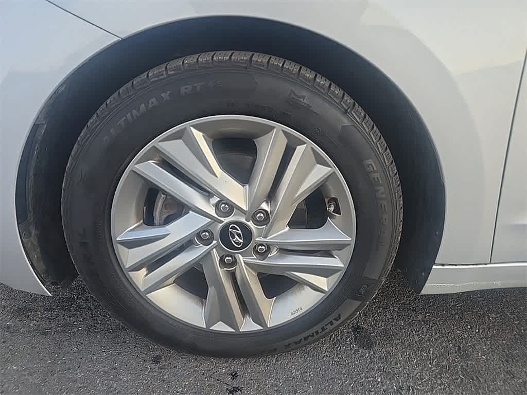 Thumbnail: 2020 Hyundai Elantra - 8