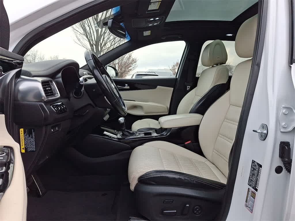 Thumbnail: 2016 Kia Sorento - 11