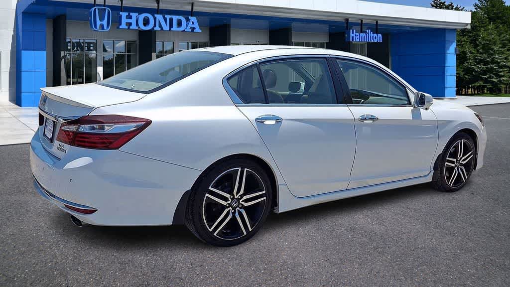 Thumbnail: 2017 Honda Accord - 8