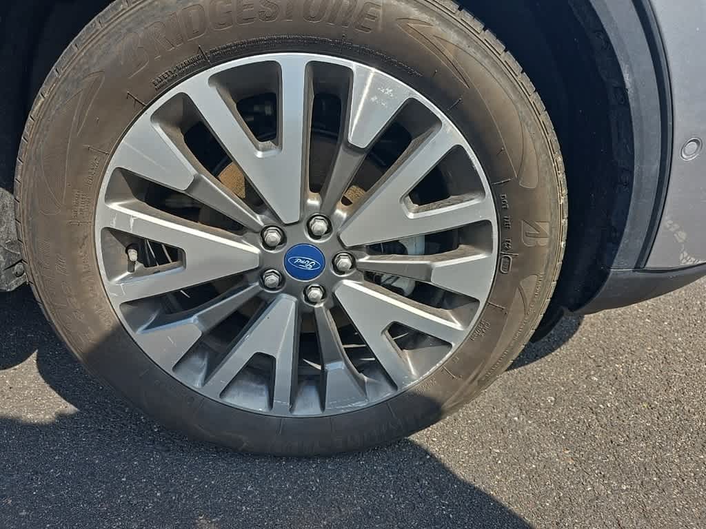 2021 Ford Escape Titanium Hybrid 4