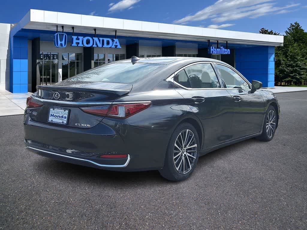 Thumbnail: 2023 Lexus ES - 24