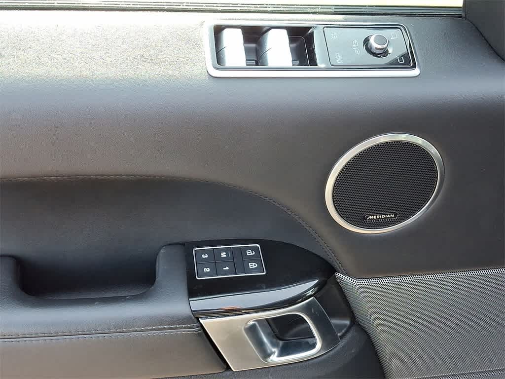 Thumbnail: 2022 Land Rover Range Rover Sport - 10