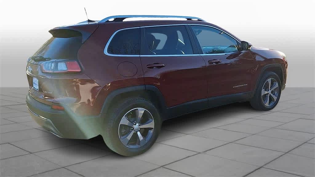 Thumbnail: 2019 Jeep Cherokee - 8