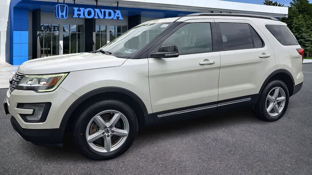 Thumbnail: 2017 Ford Explorer - 4