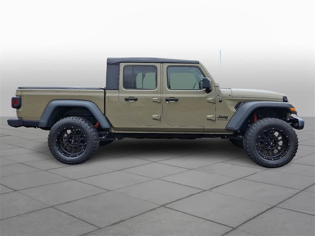 Thumbnail: 2020 Jeep Gladiator - 17