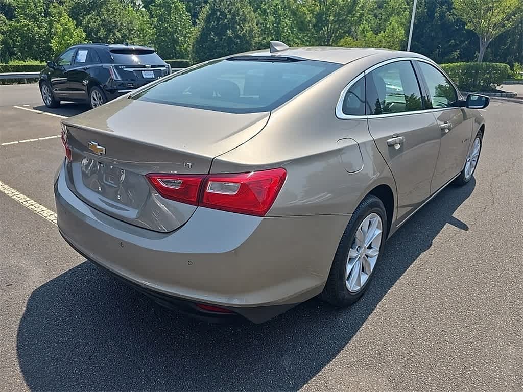 Thumbnail: 2024 Chevrolet Malibu - 4