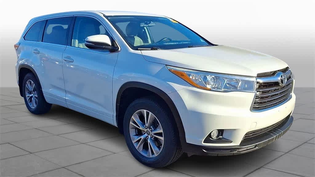 Thumbnail: 2016 Toyota Highlander - 2