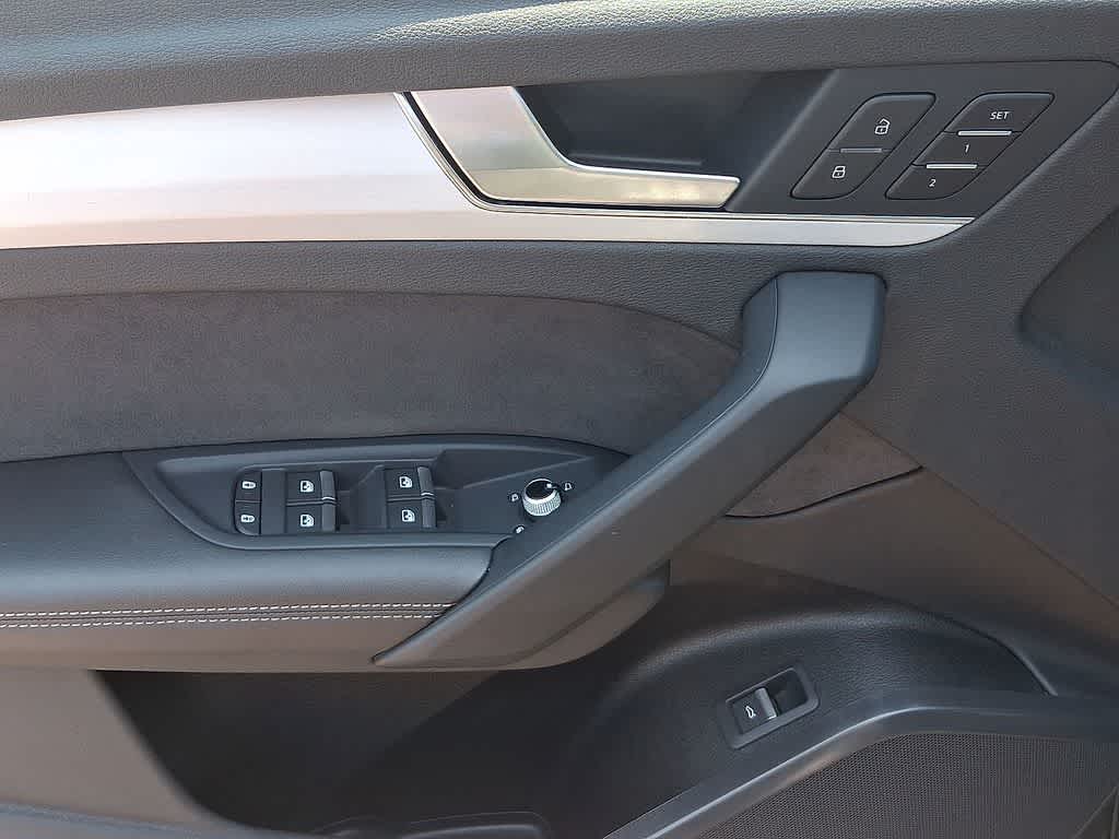Thumbnail: 2021 Audi SQ5 - 9