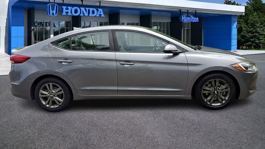 Thumbnail: 2018 Hyundai Elantra - 9