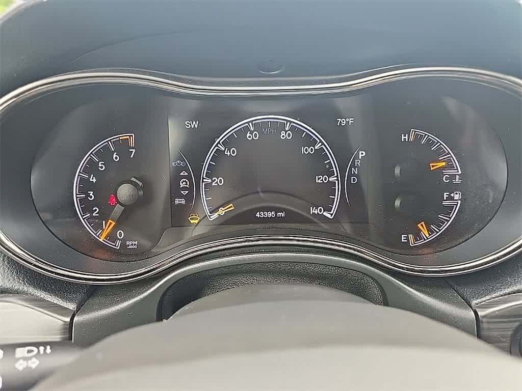 Thumbnail: 2021 Jeep Grand Cherokee - 10
