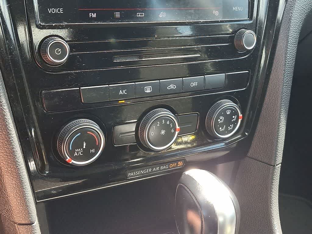 Thumbnail: 2020 Volkswagen Passat - 19