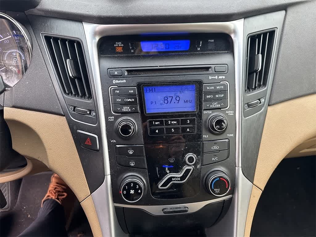 Thumbnail: 2011 Hyundai Sonata - 13