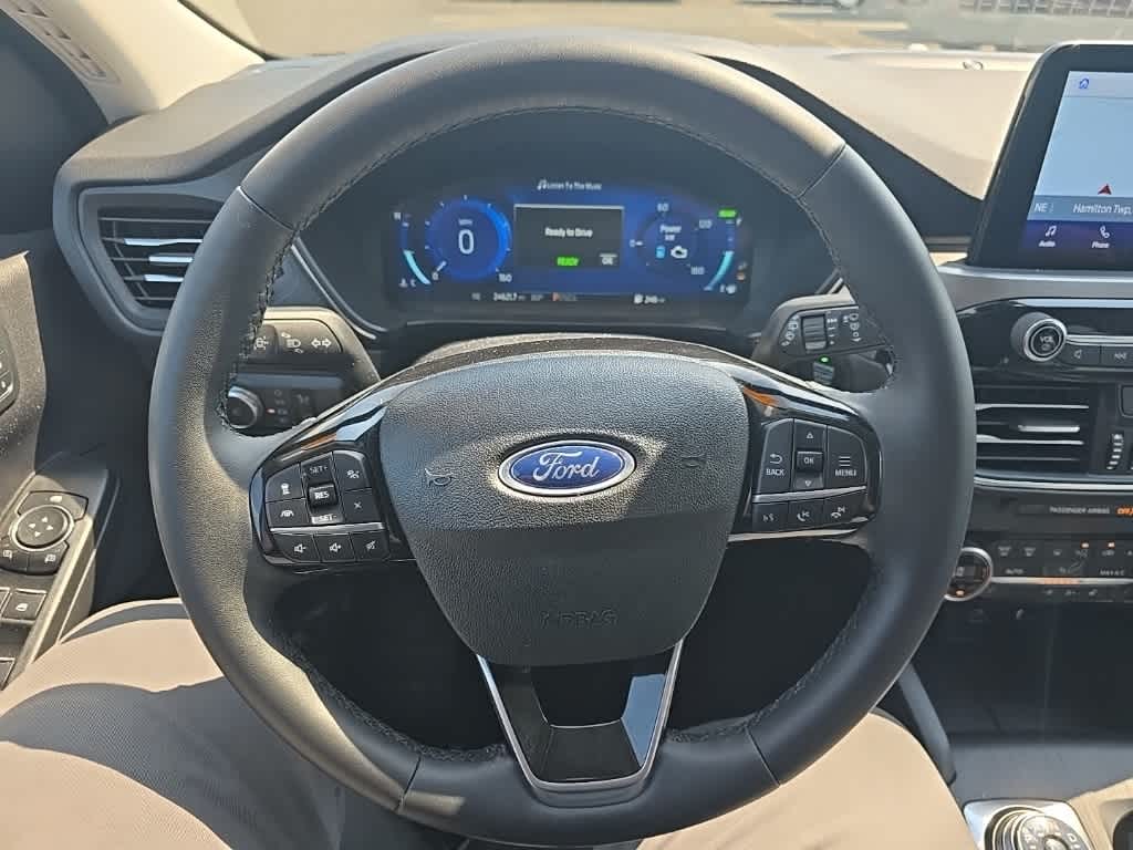 2021 Ford Escape Titanium Hybrid 18