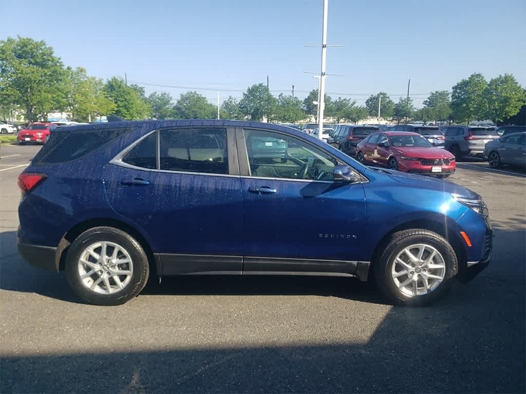 Thumbnail: 2022 Chevrolet Equinox - 4