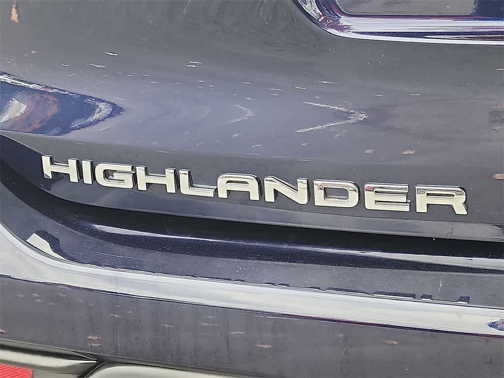 Thumbnail: 2023 Toyota Highlander - 30