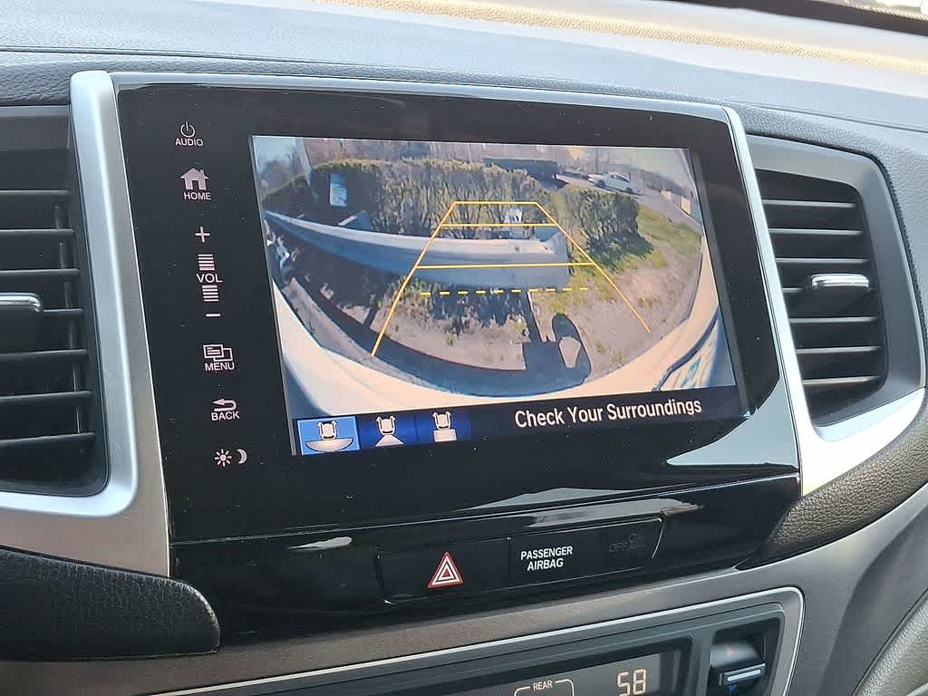 Thumbnail: 2017 Honda Pilot - 15