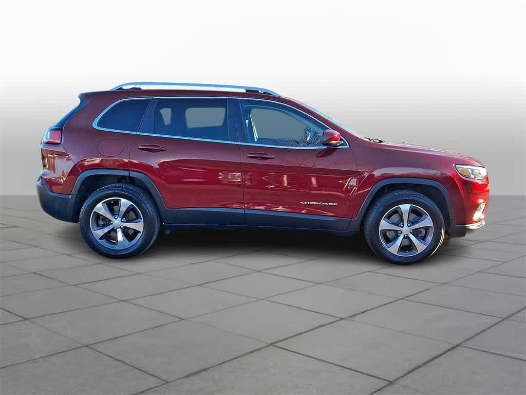 Thumbnail: 2019 Jeep Cherokee - 25