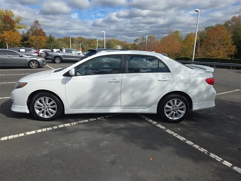 Thumbnail: 2010 Toyota Corolla - 8