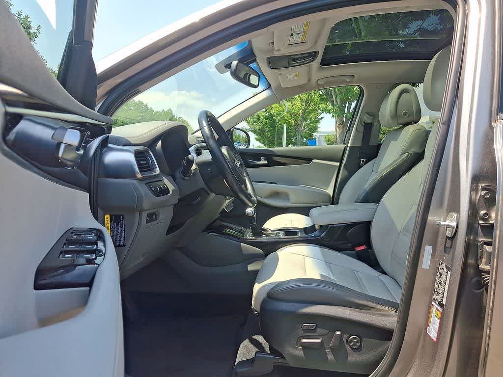 Thumbnail: 2016 Kia Sorento - 11