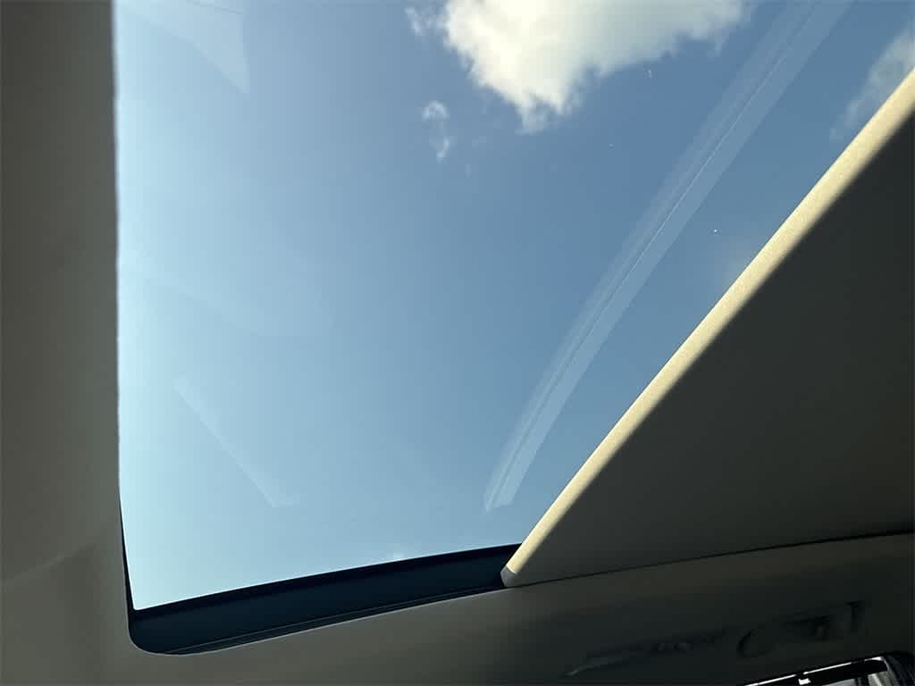 Thumbnail: 2021 Toyota Highlander - 15