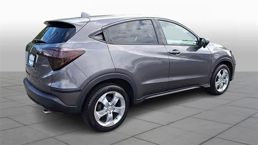 Thumbnail: 2016 Honda HR-V - 8