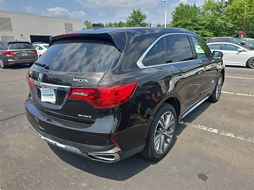 Thumbnail: 2017 Acura MDX - 4
