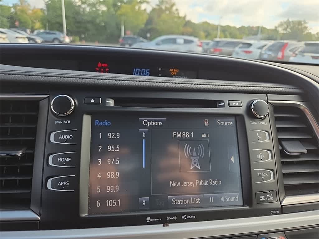 Thumbnail: 2019 Toyota Highlander - 18