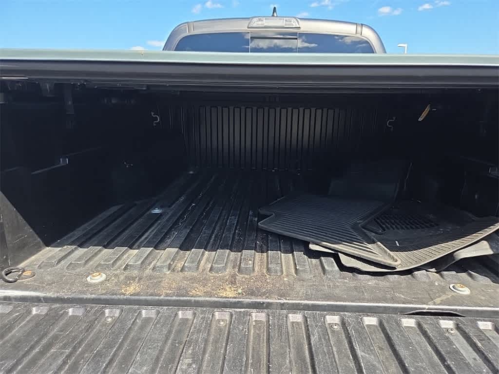 Thumbnail: 2019 Toyota Tacoma - 11