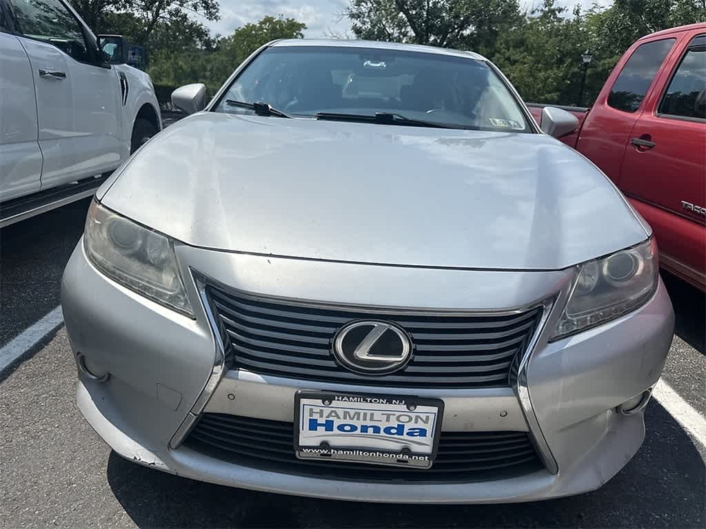 Thumbnail: 2013 Lexus ES - 2