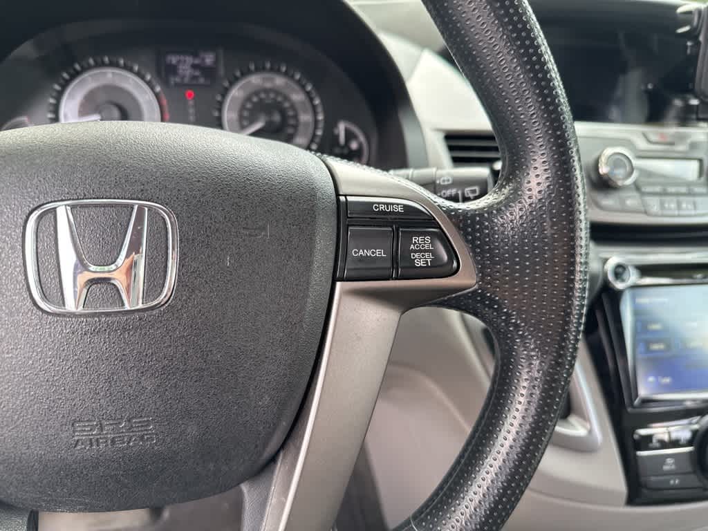 2016 Honda Odyssey SE 11