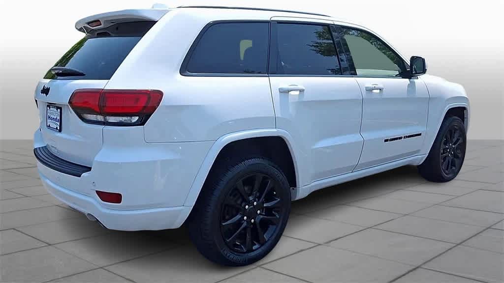 Thumbnail: 2022 Jeep Grand Cherokee - 8