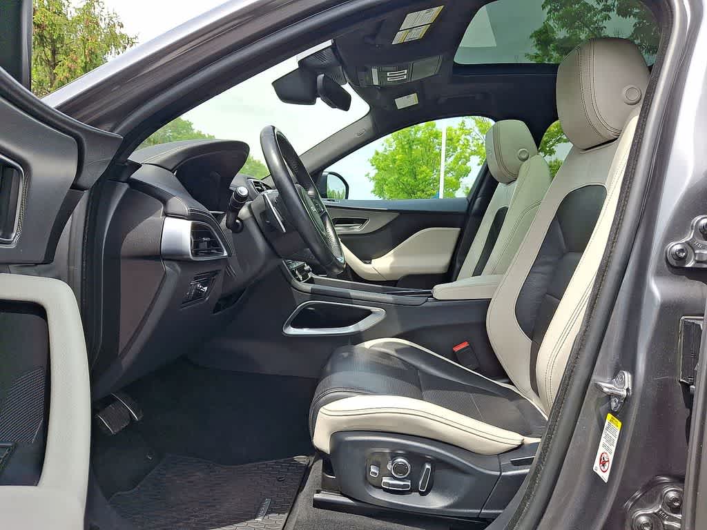 Thumbnail: 2019 Jaguar F-Pace - 11