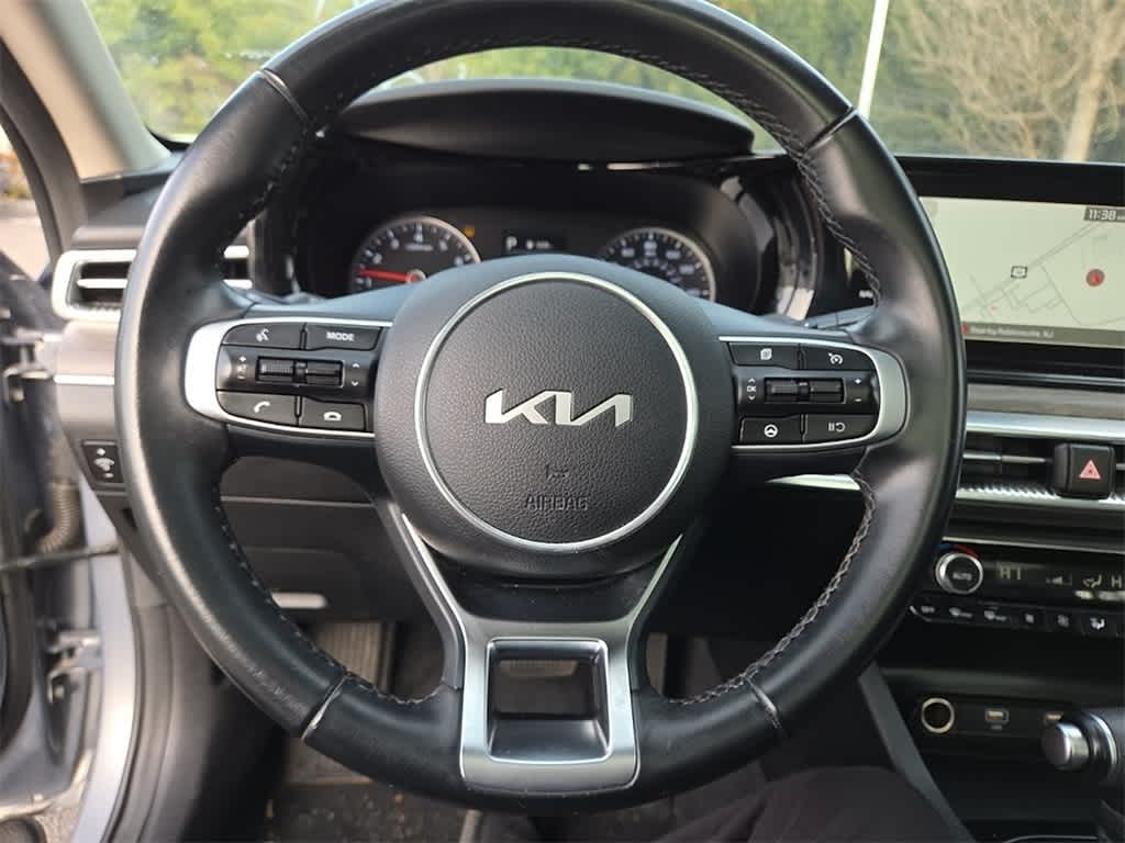 Thumbnail: 2023 Kia K5 - 17