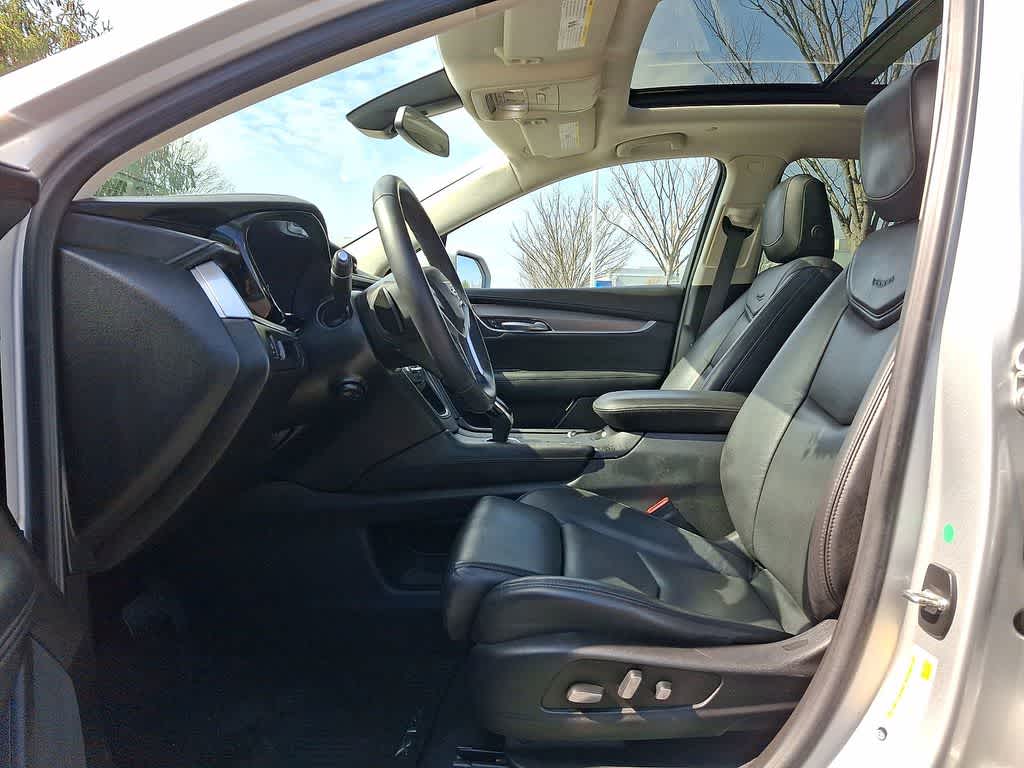 Thumbnail: 2017 Cadillac XT5 - 11