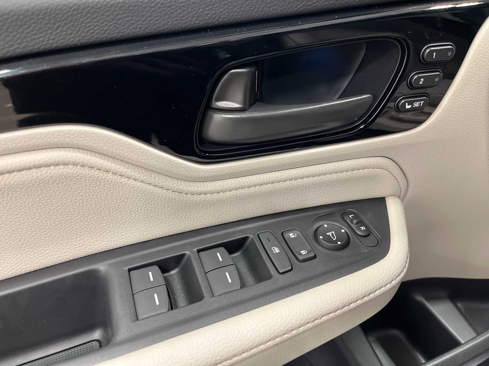 Thumbnail: 2026 Honda Odyssey - 13