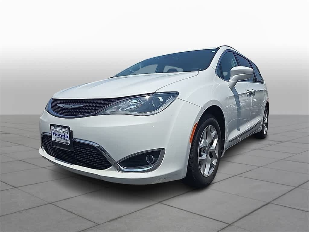 Thumbnail: 2017 Chrysler Pacifica - 1