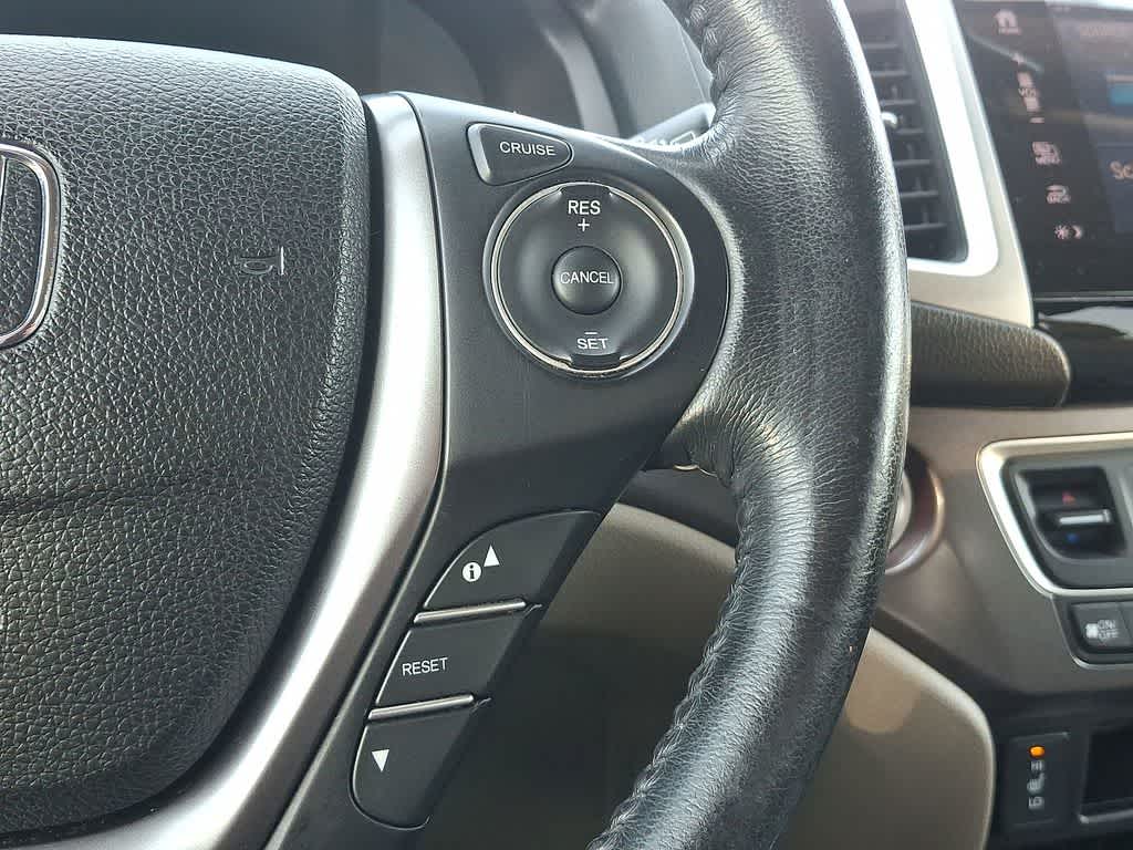 Thumbnail: 2017 Honda Pilot - 18