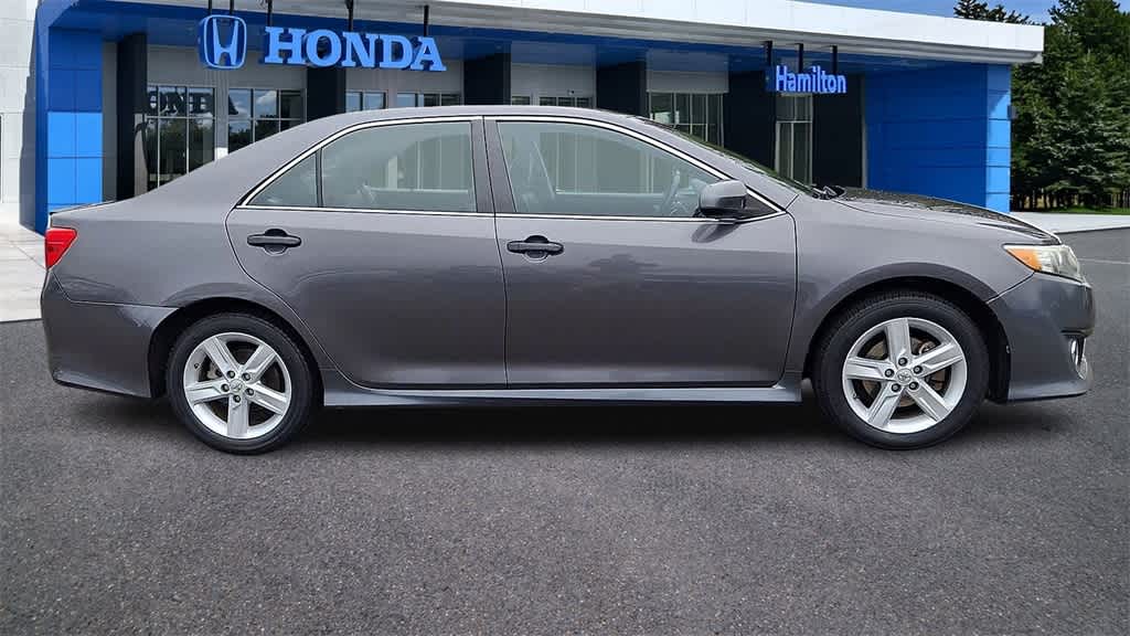 Thumbnail: 2013 Toyota Camry - 9