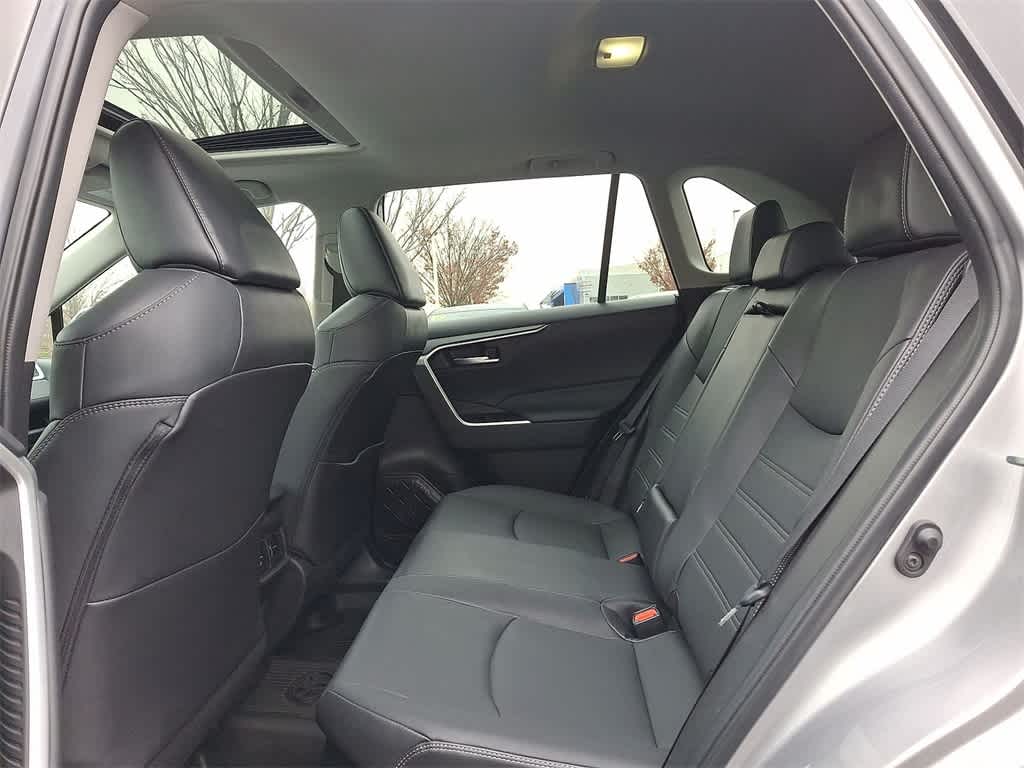 Thumbnail: 2022 Toyota RAV4 - 20