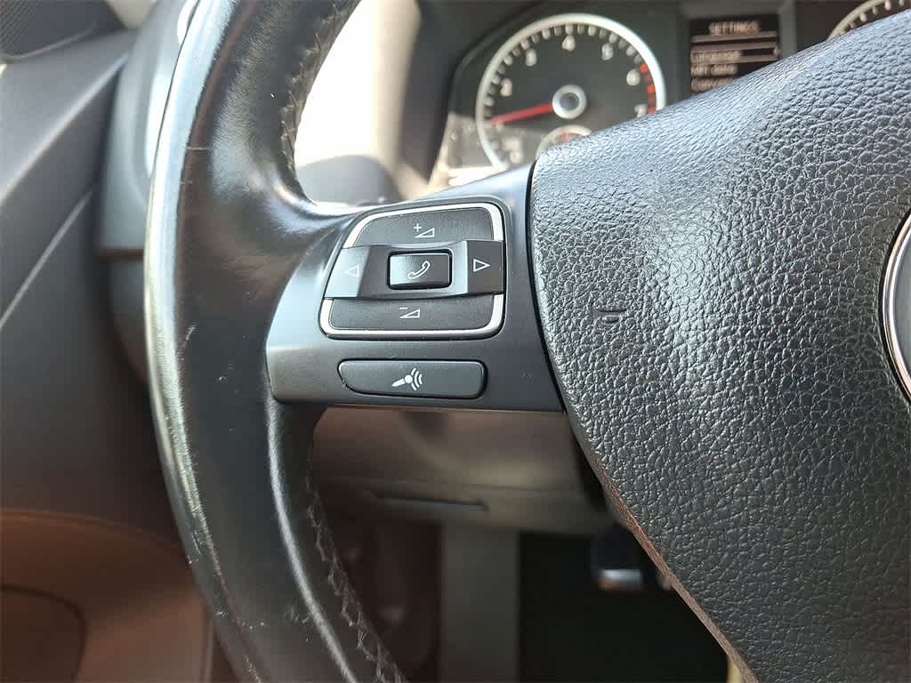 Thumbnail: 2016 Volkswagen Tiguan - 17