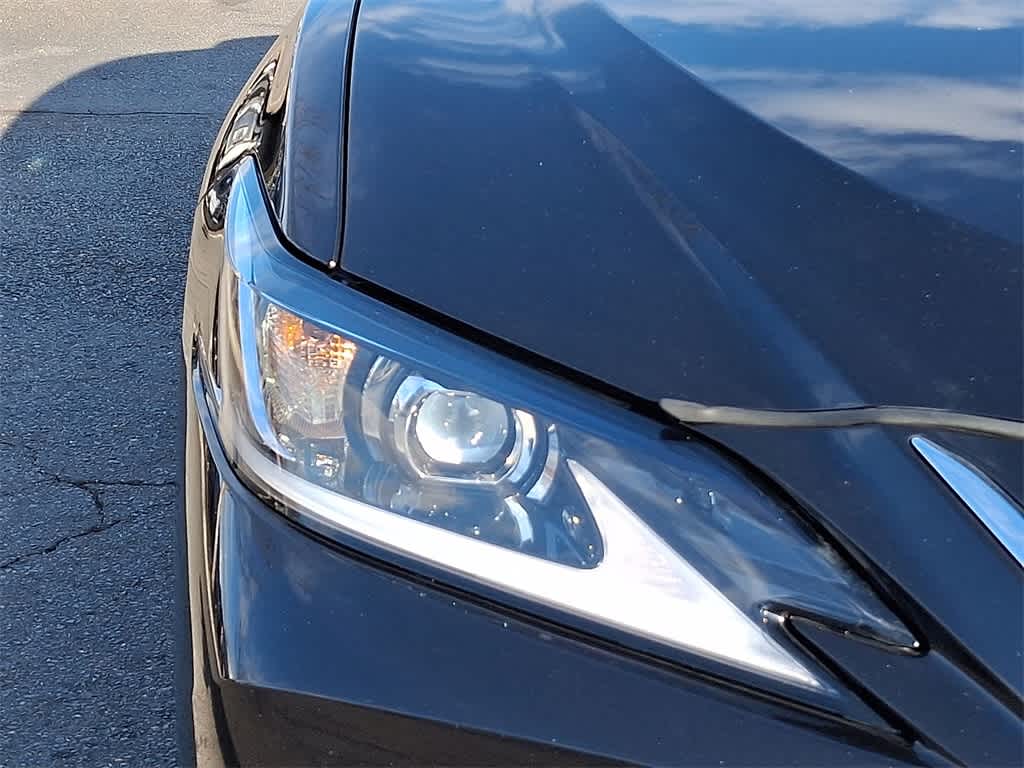 Thumbnail: 2023 Lexus ES - 27