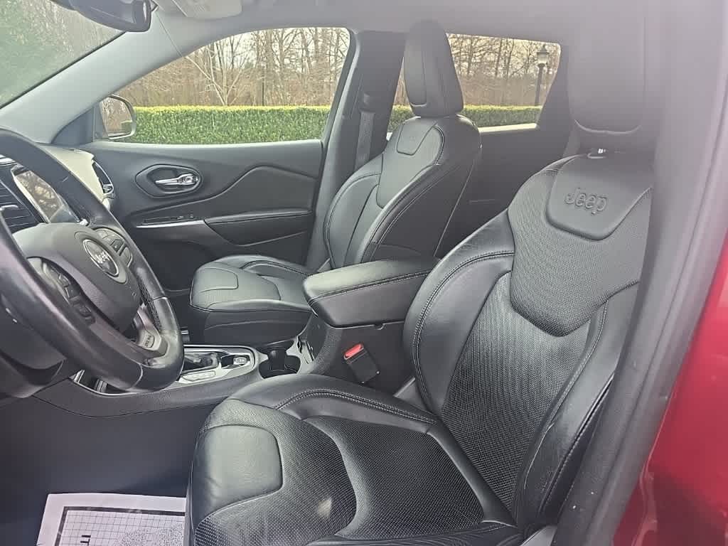 Thumbnail: 2019 Jeep Cherokee - 14