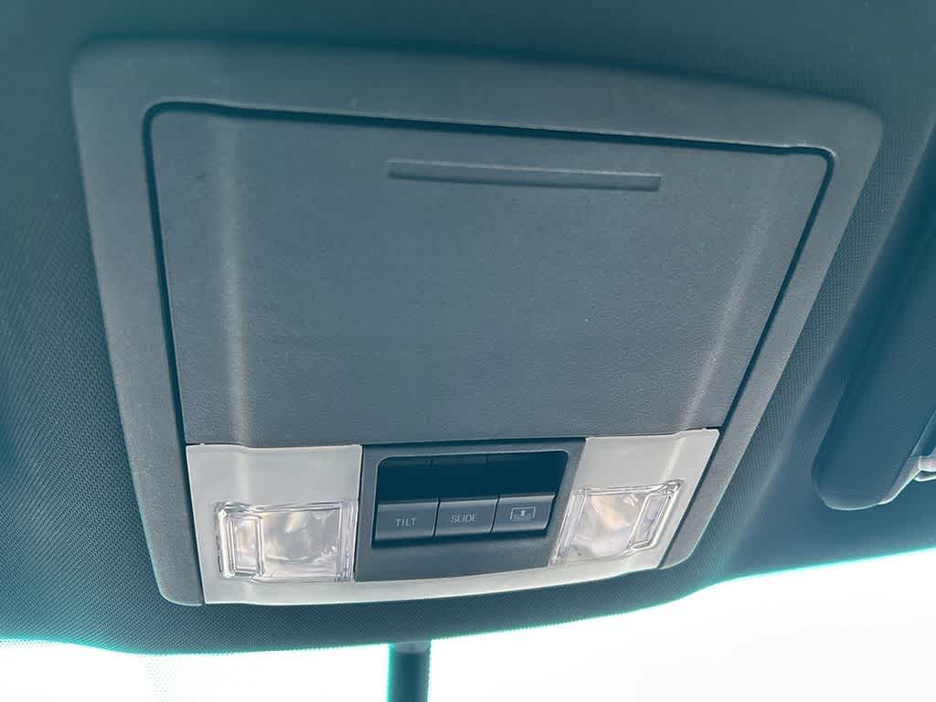 Thumbnail: 2016 Ford Explorer - 22