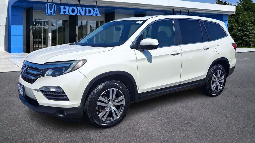 Thumbnail: 2017 Honda Pilot - 4