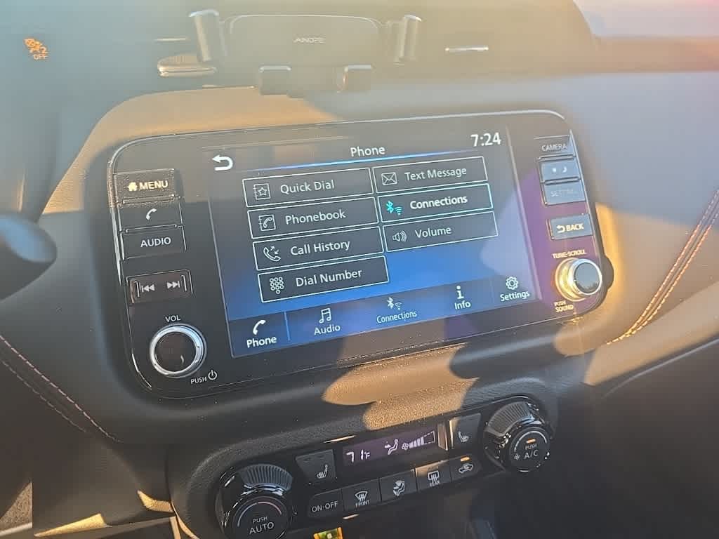 2024 Nissan Kicks SR 11