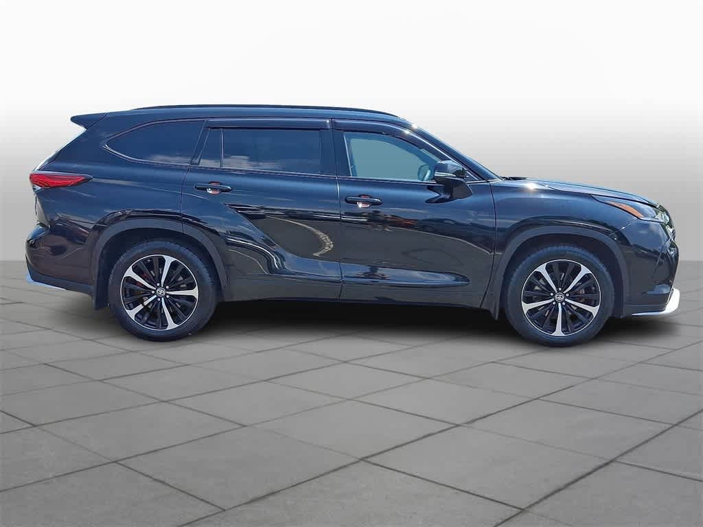 Thumbnail: 2021 Toyota Highlander - 25