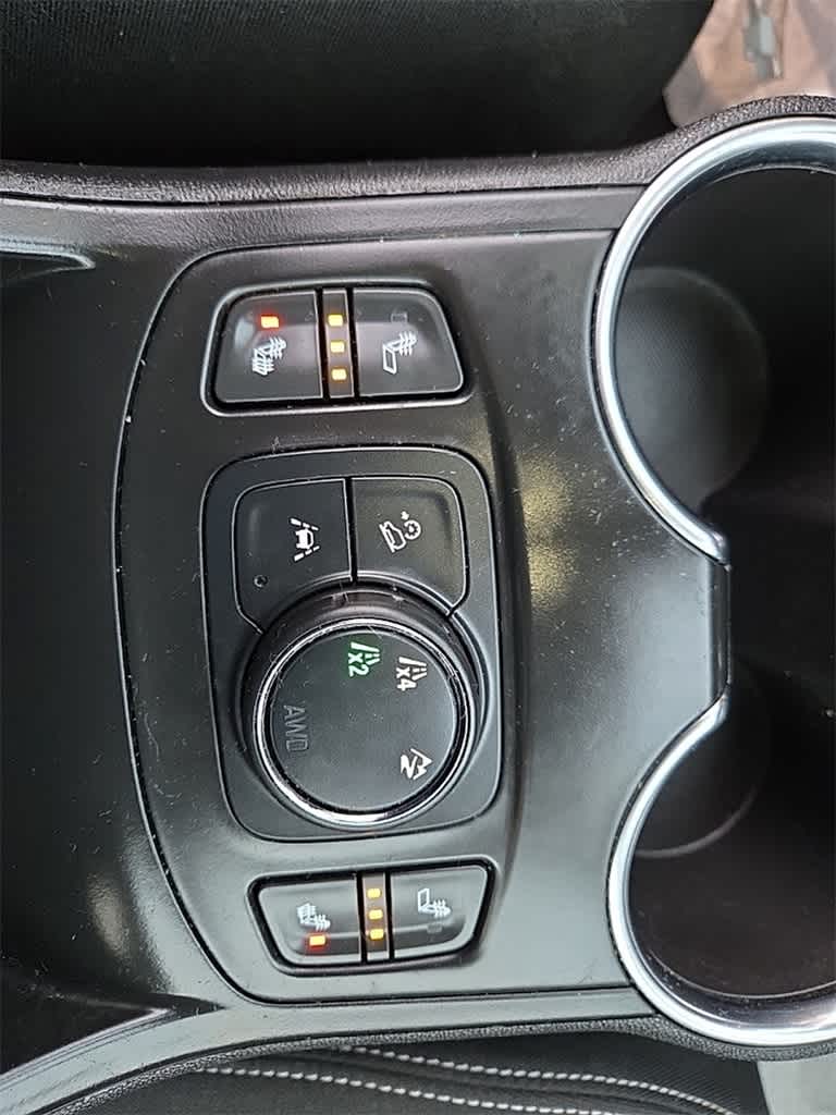 Thumbnail: 2022 GMC Terrain - 21