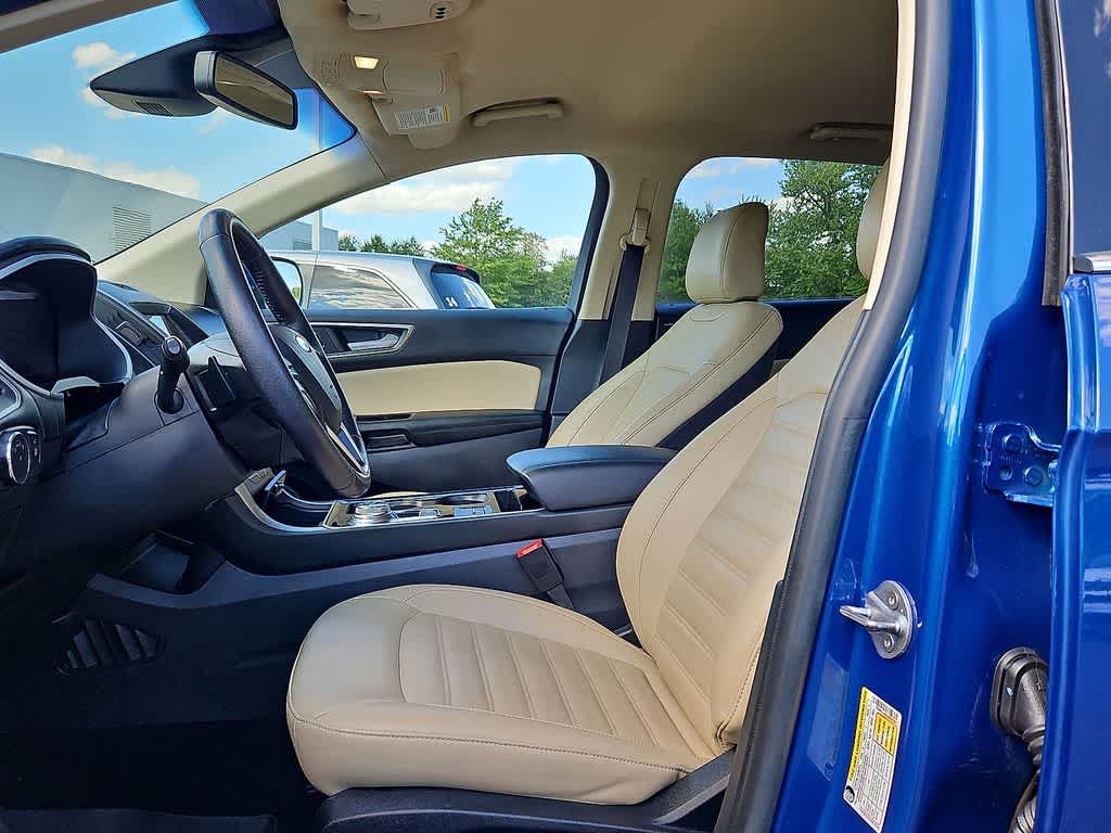 Thumbnail: 2020 Ford Edge - 17